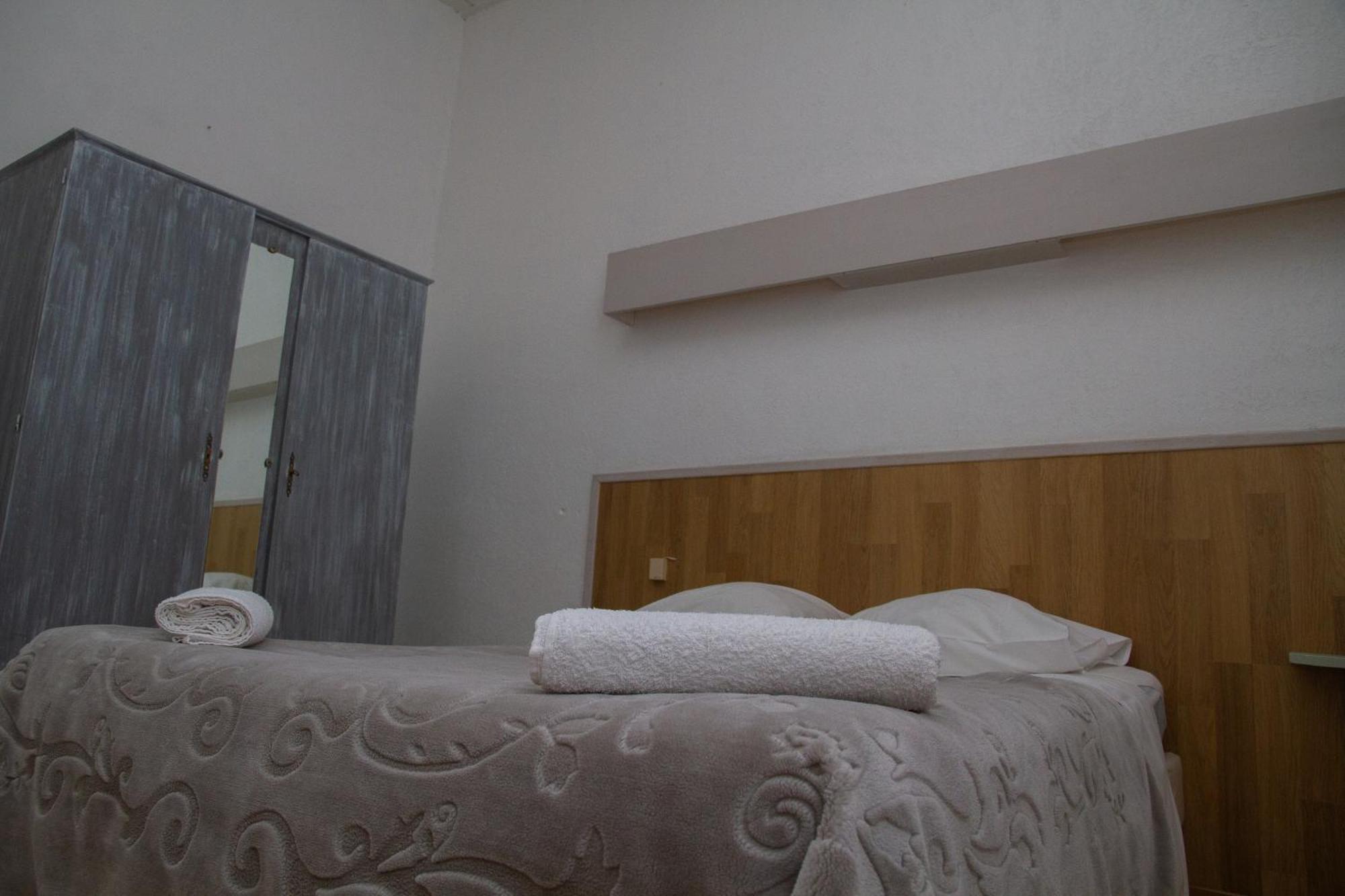 Hotel Durand Le Patio Alès Dış mekan fotoğraf